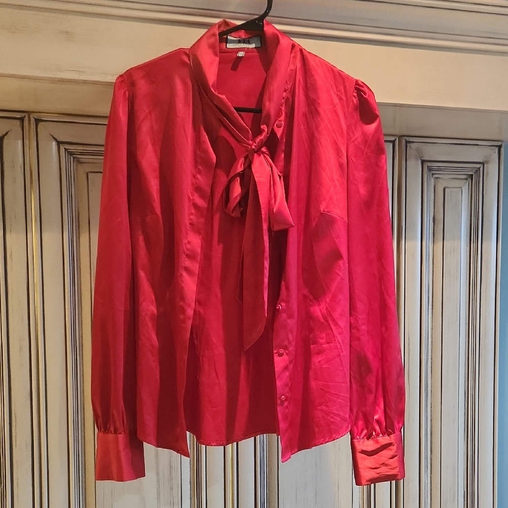 Hawes And Curtis Elegant Red Women's Blouse With Bow